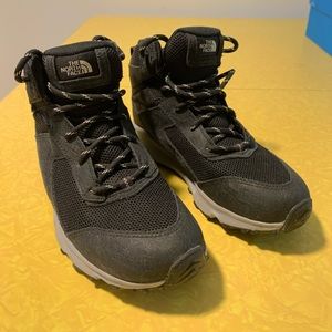 North Face-DryVent Waterprf Hiking Boots (Kids) sz 4